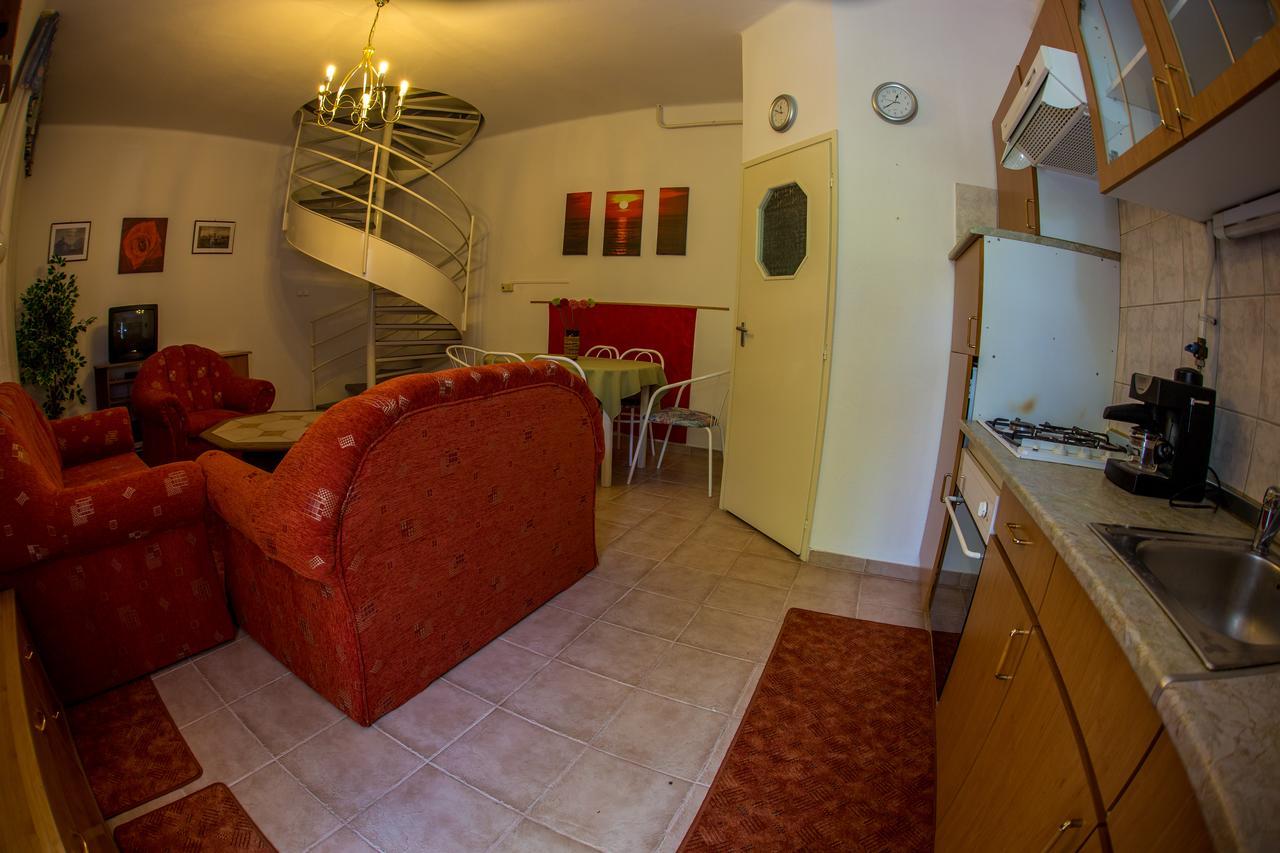 Aqua Line Apartmanház Hajdúszoboszló Exterior foto